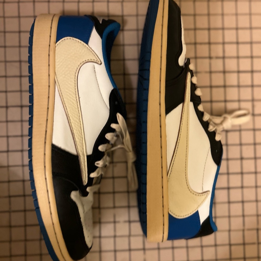 Jordan 1 Low Fragment Design - image 1